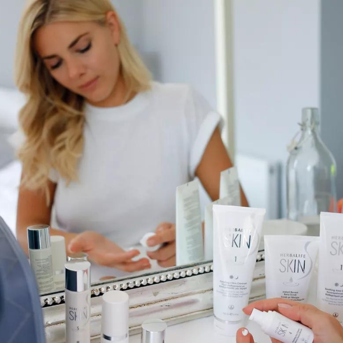 Дневен хидрантен крем што дава сјај 2 Дневен хидрантен крем што дава сјај - Image 2